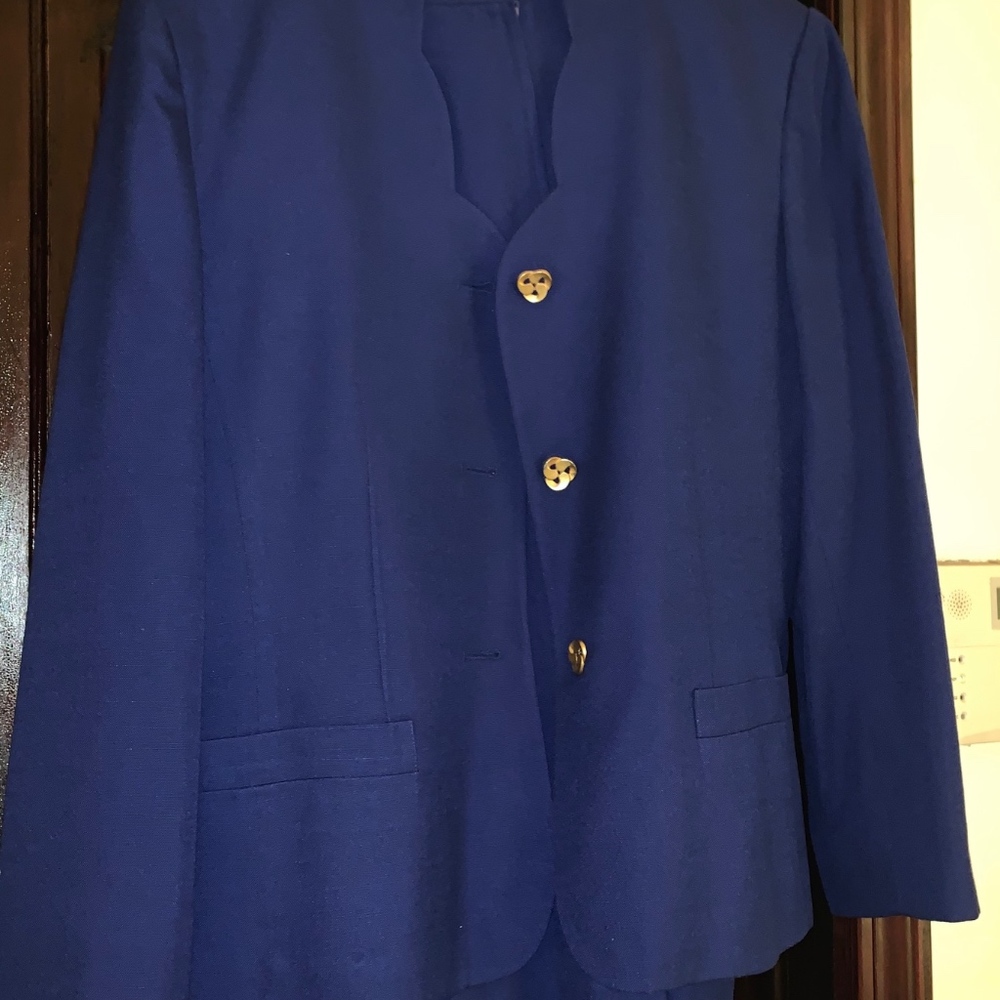 Beautiful Blue 2 piece Le Suit